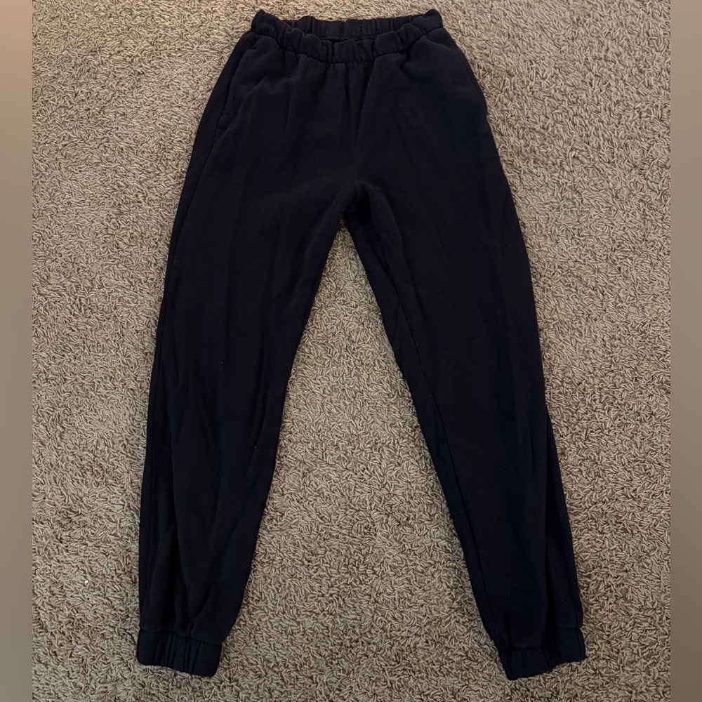 Woman’s Hollister Ultra High-Rise Black Sweatpants #Hollister #Sweatpants